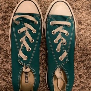 Size 4 men’s converse (woman’s 6)